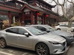 -楼外楼·停车场