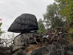 -梭布垭石林景区