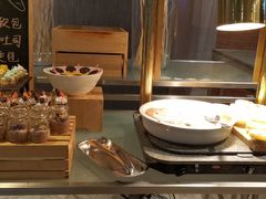 -筠咖啡西餐厅(上海国展宝龙丽筠酒店)