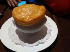 酥皮奶油蘑菇汤-卡本妮法餐厅·北京和平宾馆