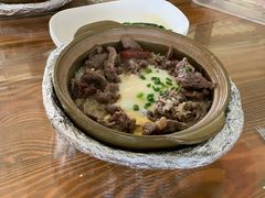 窝蛋牛肉煲仔饭-崖口煲仔饭
