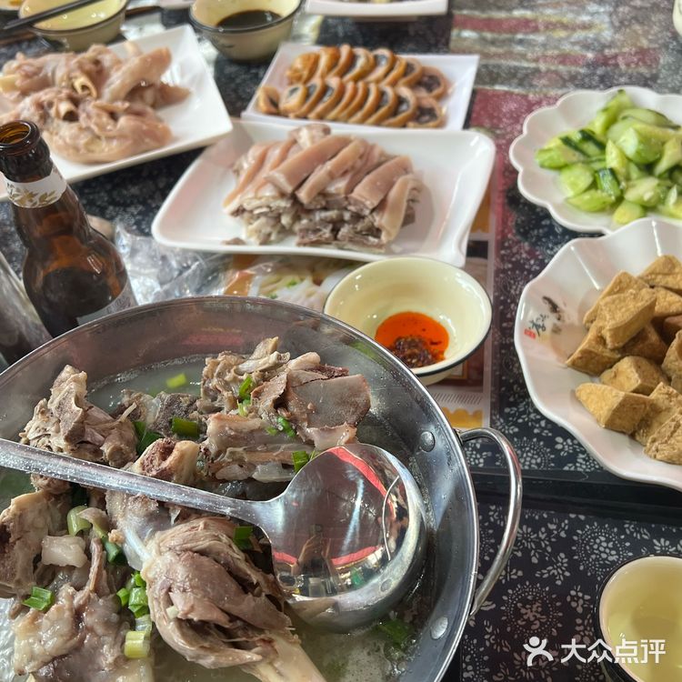 伏羊节指南：如何在113天里吃垮15只羊？