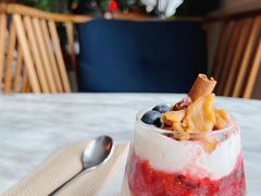 野莓核桃蜂蜜希腊酸奶-The Rug Cafe(王府中环店)