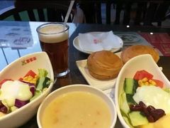 -豪享来中西餐厅(延安东路店)