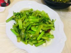 清炒水芹-溱湖八鲜菜馆