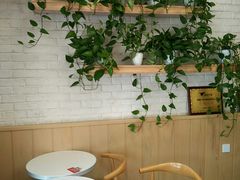 用餐区-华莱士·炸鸡汉堡(奥林花园店)