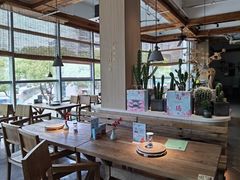 -蜜桃餐厅·伴山(湖滨商业街店)