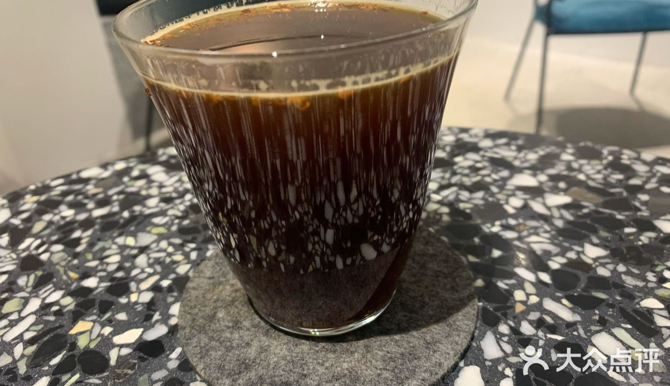 三楼的会贵一点，是设计师款，不过真的好看的