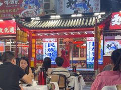 -刘姐啤酒鱼民族演艺餐厅(西街总店)