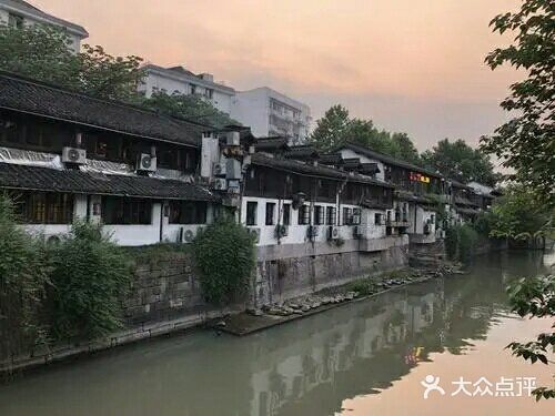 杭州的西湖太过于知名，以至于其他旅游景点的光芒很容易被遮挡