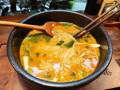 -银米·云南传统过桥米线(双廊黑金冠店)