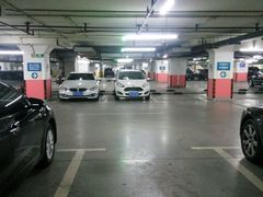 -中山公园-龙之梦停车场