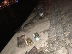 -多瑙河畔鞋履雕塑