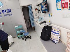 -世龙世家灰指甲·甲沟炎·跖疣护理·修脚(东江湾路店)