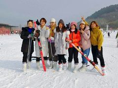 -济南卧虎山滑雪场