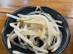 -丽虹云南过桥米线(兴工街店)