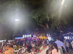 -刘姐啤酒鱼民族演艺餐厅(西街总店)