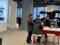 -TESLA 特斯拉(上海太古汇体验店)
