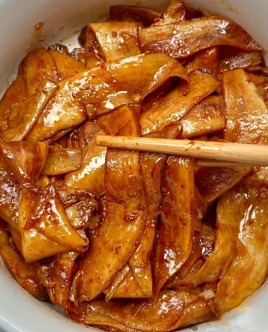 0元玩转这座城 这道手撕干煸杏鲍菇,一出炉香溢四色,有蒜香辣椒香