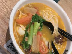 -蒙自源米线大王(东站店)
