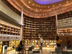 -新华文创·光的空间