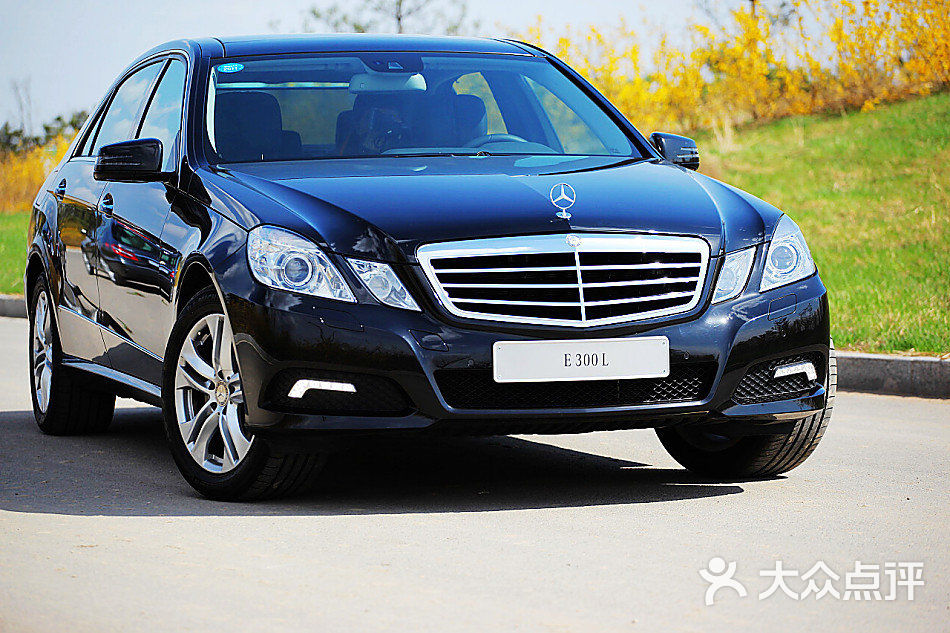 所有图片 奔驰e级 0 次 36 / 62| | 0 次 分享到: 我的回应 ^_^ :-p