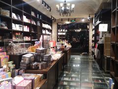 -钟书阁(松江泰晤士小镇店)