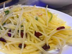 黄壤酸辣土豆丝-老板恋上鱼(恒隆广场店)