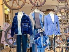 -王府井奥莱临潼小镇(临潼店)