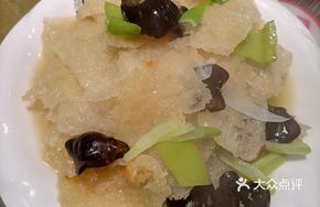Pig Skin with Wood Ear Mushrooms