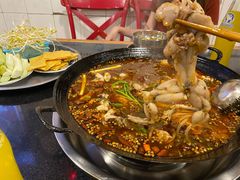 老铁锅秘制美蛙-鸿顺老铁锅美蛙鱼府(解放碑店)