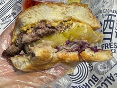 -TRIPS BURGER(大钟寺店)