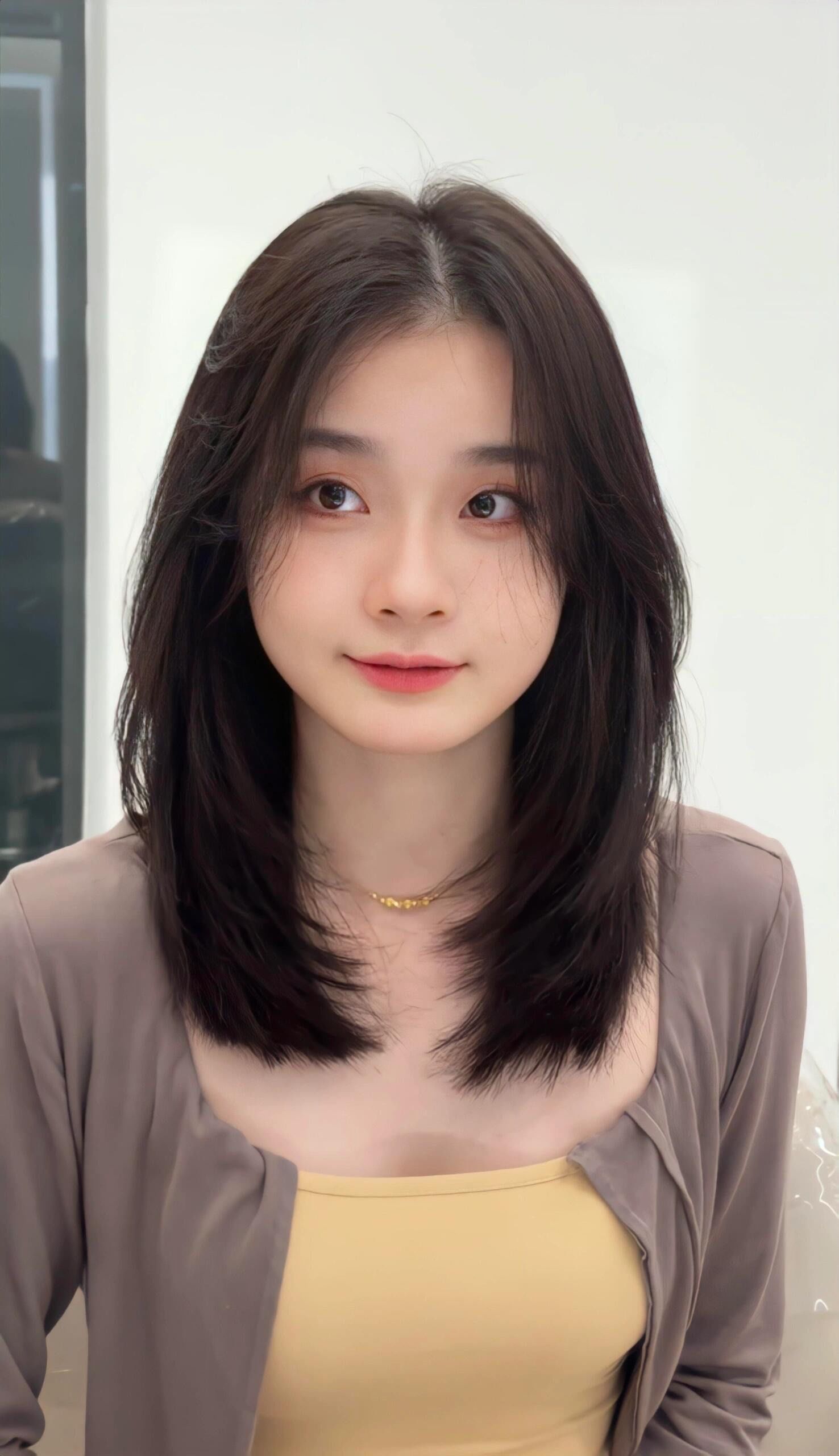 |锁骨发可以很好的修饰脸型\\n圆脸方脸短脸长