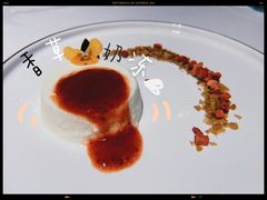 意大利香草奶冻配鲜草莓酱-K·Kitchen KK牛扒厨房(江南西店)