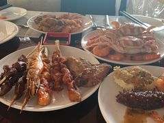 -荣誉国际酒店-云顶旋转餐厅