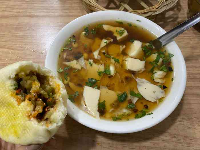 渭南时辰包子-"建东街上新开的一家时辰包子,得到渭南闺蜜.