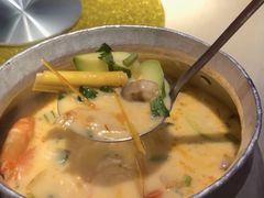 -大头虾越式风味餐厅(光明广场店)