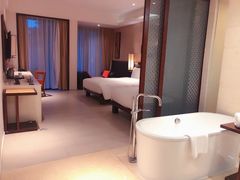 -三亚湾海居铂尔曼度假酒店