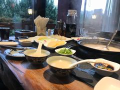 -大匠工房古船木艺术餐厅·猪肚鸡专门店(长白仙岛店)