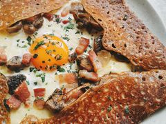 鸡蛋蘑菇熏肉荞麦可丽饼-RAC BAR(安福路店)