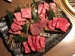 顶级牛肉拼盘-産直焼肉ビーファーズ(泉佐野店)