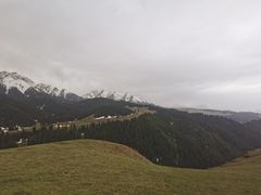 -江布拉克景区怪坡停车场
