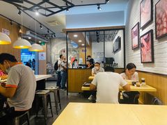 大堂-吉祥馄饨(虹桥火车站店)