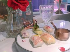 漫步花开彩虹卷-蜜桃花开·中西融合菜E&W(南长街店)