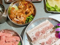 -围炉肉舍•炭烤活鳗•丹东海鲜烤肉(步行街店)