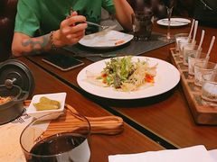 -恰餐厅及酒吧 CHAR Bar & Grill (北京丽都皇冠假日店)