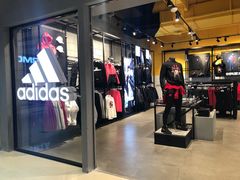 -adidas(滔搏朝阳大悦城店)