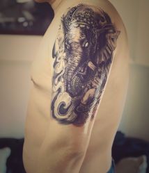 -猛子刺青纹身店