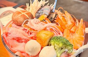 Sour Vinegar Seafood Hot Pot