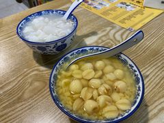 绿豆瓣拼莲子-黄记潮汕甜汤(贝底田坊店)
